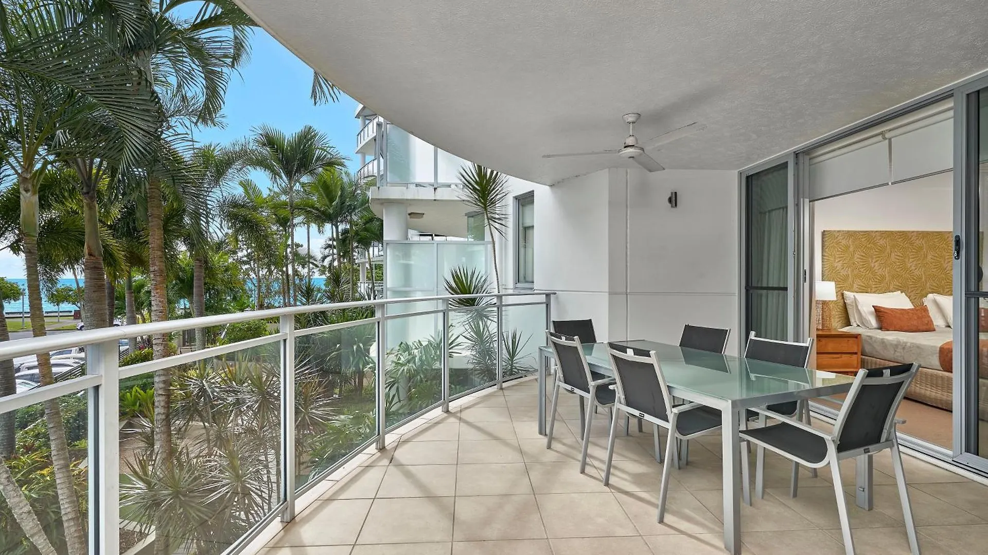 Vision Apartments Cairns 5*,