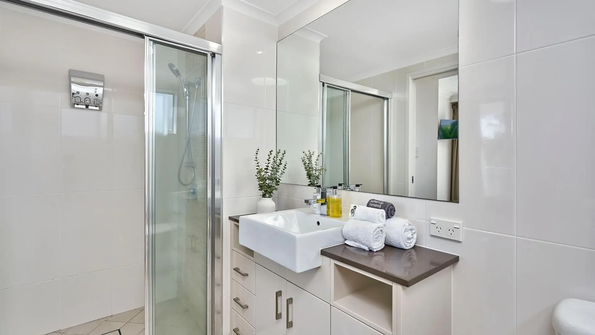 Vision Apartments Cairns 5*,