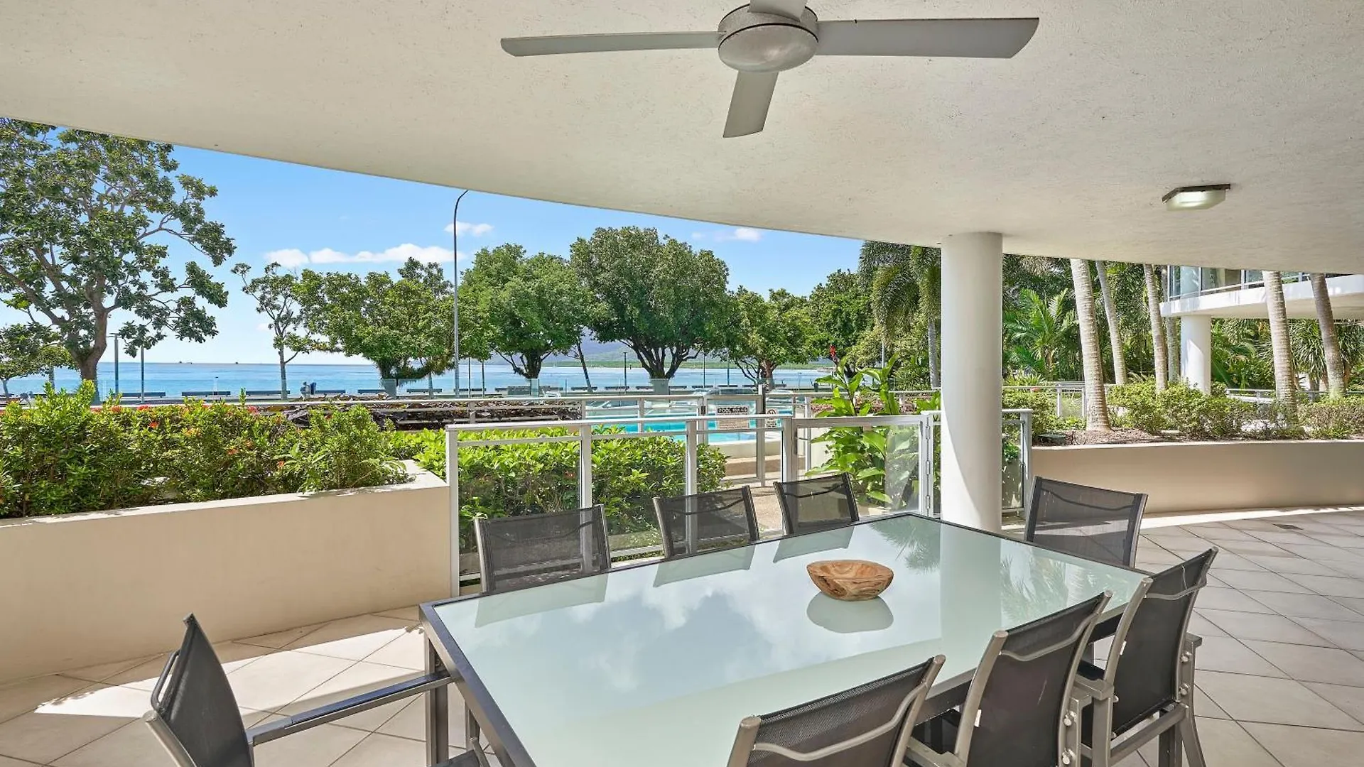 Vision Apartments Cairns Aparthotel