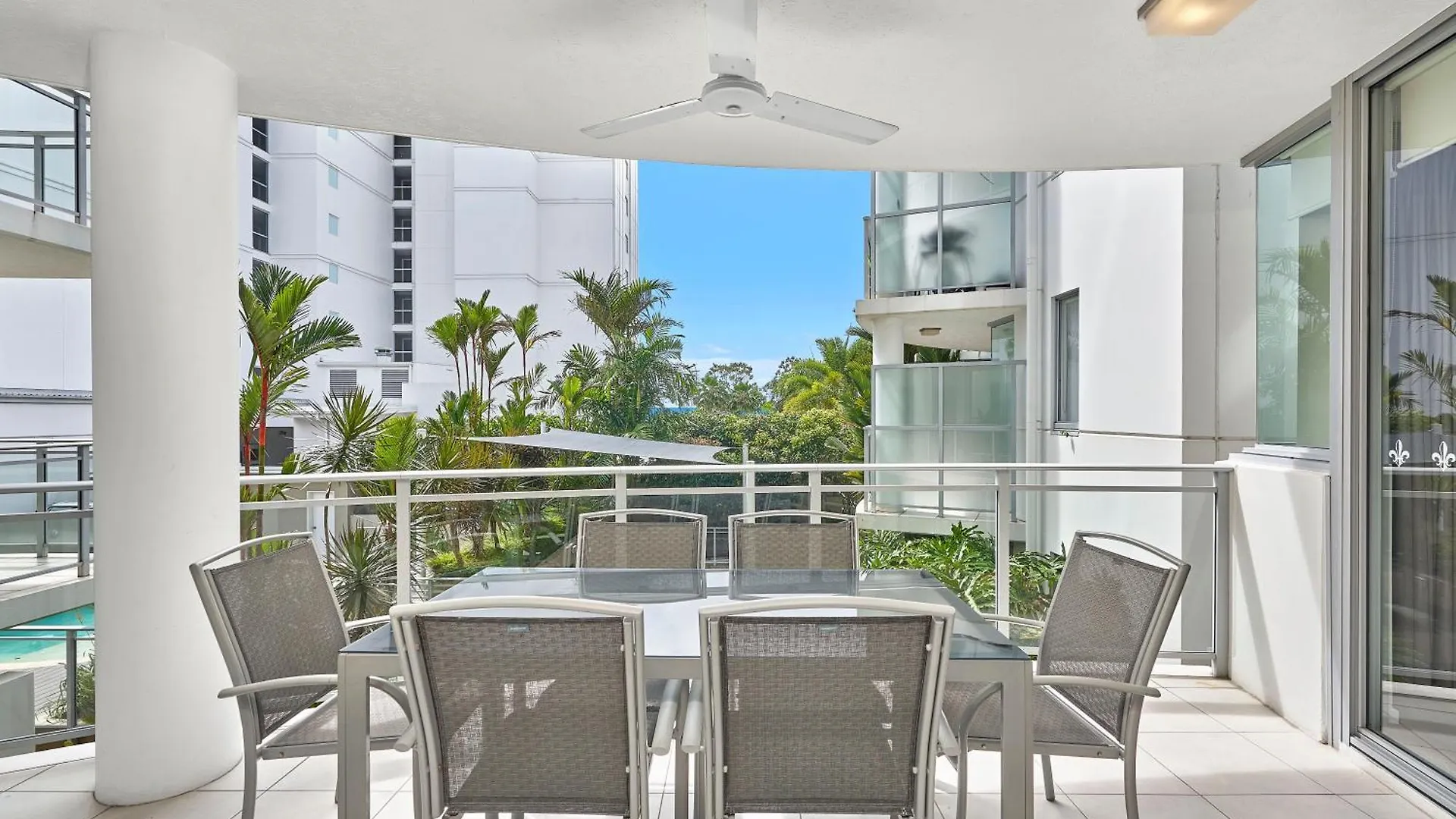 Vision Apartments Cairns Aparthotel