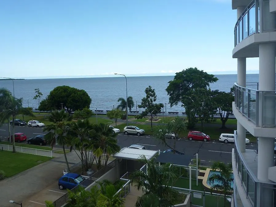 Vision Apartments Cairns 5*,